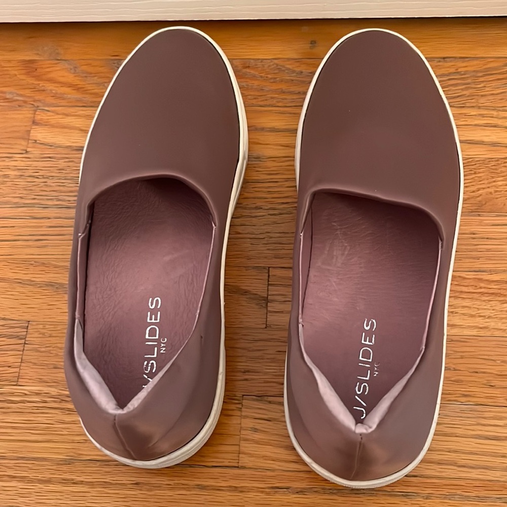 J / Slides NYC Abba mauve satin sneaker